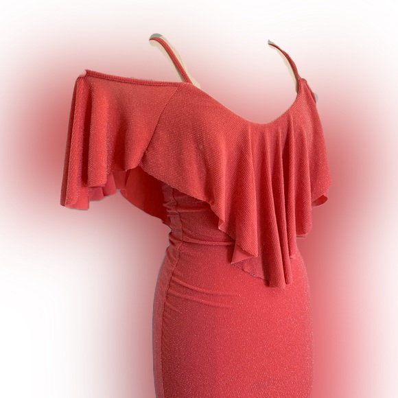 City Goddess shimmery gown. Size 4 - Picture 5 of 10